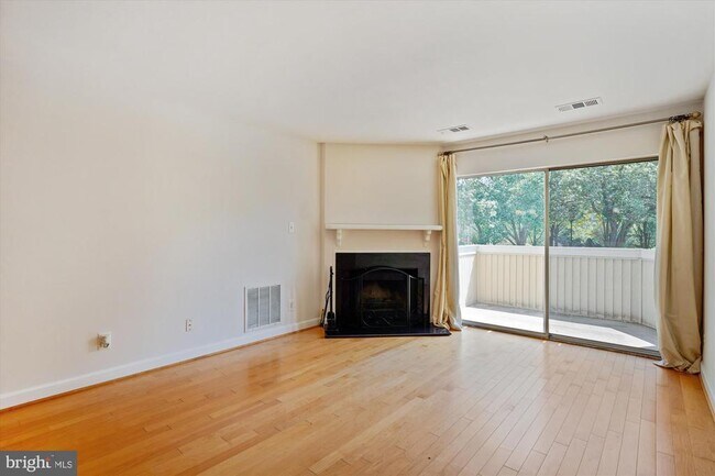 Building Photo - 18210 Chalet Dr