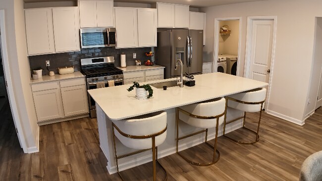 Foto del edificio - 214 Wintersweet Wy