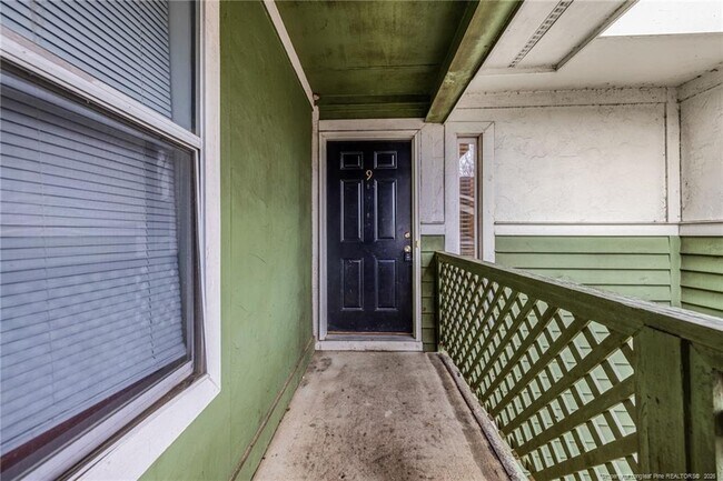 Foto del edificio - 6813 Willowbrook Dr