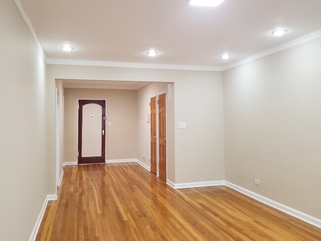 Foto del edificio - 10221 63rd Rd