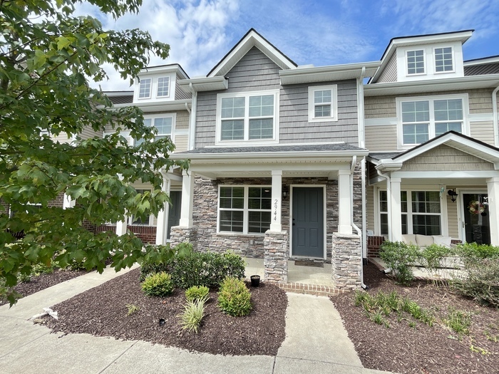 Foto principal - Villages of Riverwood townhome with 2 bedr...