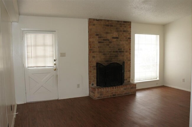 Building Photo - 803 Power Rd