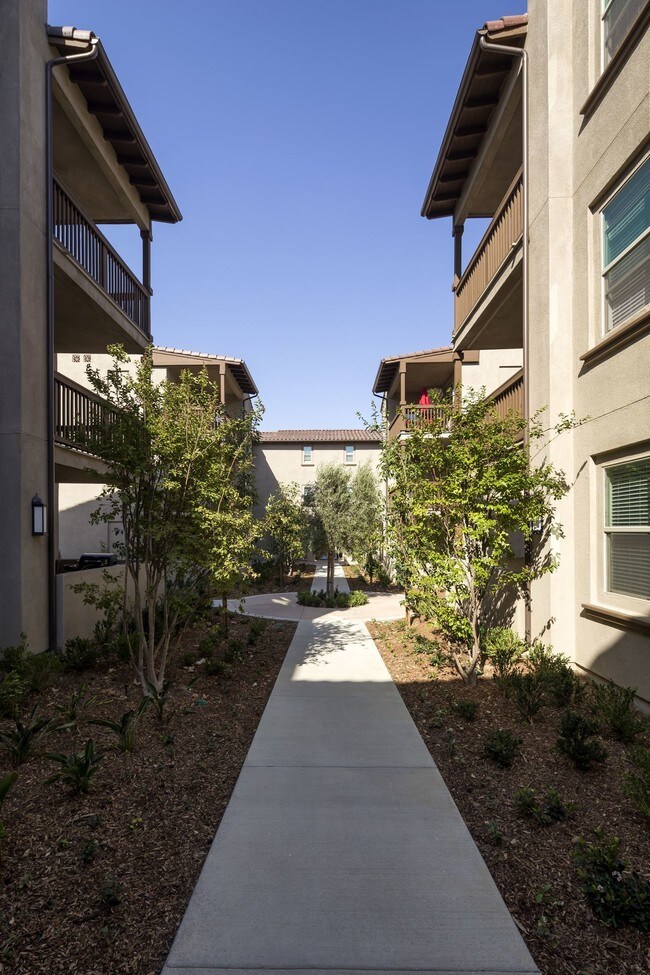 Montecito Apartments Corona, CA