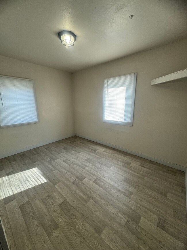 Foto del edificio - Remodeled 3 bedroom 1 bath home available soon!