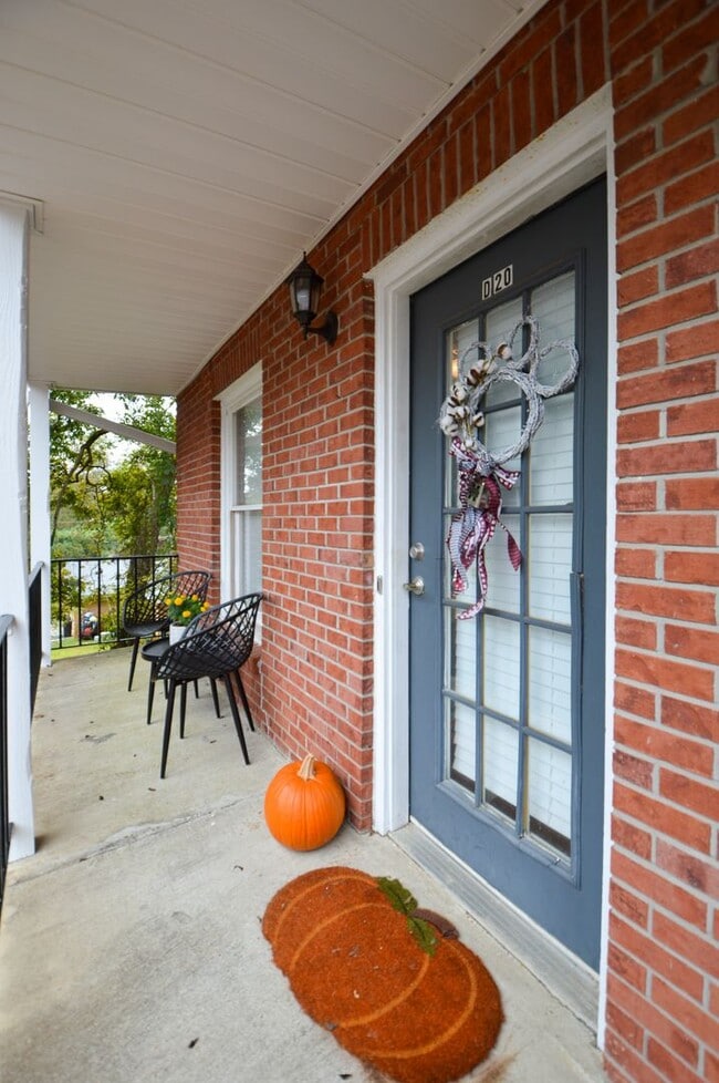 Gillespie - Gillespie Apartment