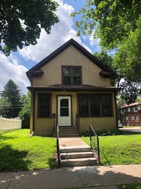 Foto principal - 2 Bedroom Single Family Home in Midway Nei...