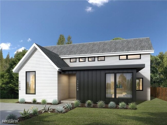 Building Photo - 2207 Justin Ln