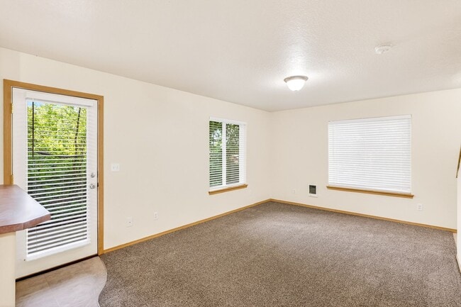 Foto del edificio - 4837 NE 102nd Ave