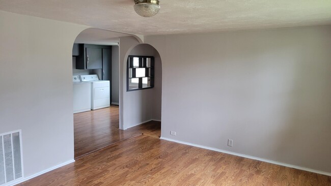 Building Photo - 810 S 12th St
