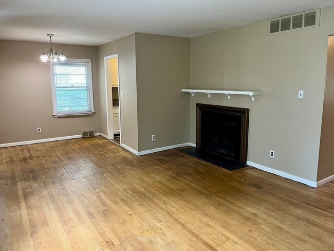 Building Photo - 27422 Shagbark Dr