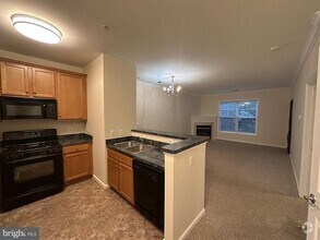 Building Photo - 3820 Lightfoot St