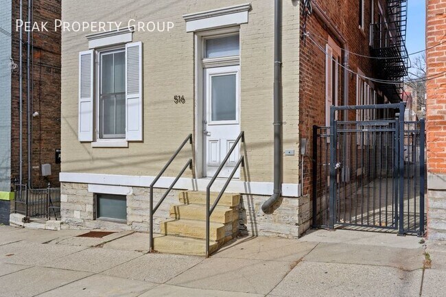 Building Photo - Posh 1 bedroom located in the Pendleton Di...