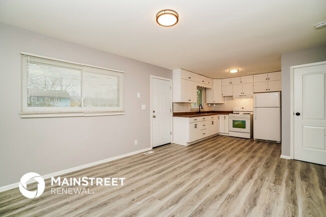 Building Photo - 608 Palace Ln