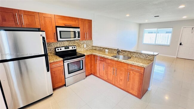 Foto del edificio - 1454 Holly Heights Dr