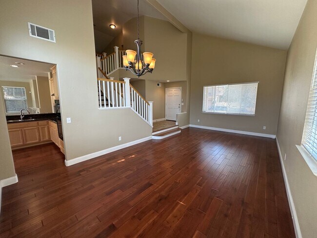 Building Photo - Beautiful Remodeled 4 Bedroom, 3 Bath Home