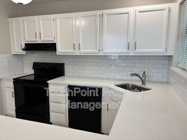 Foto del edificio - 3710 Burntwood Ct