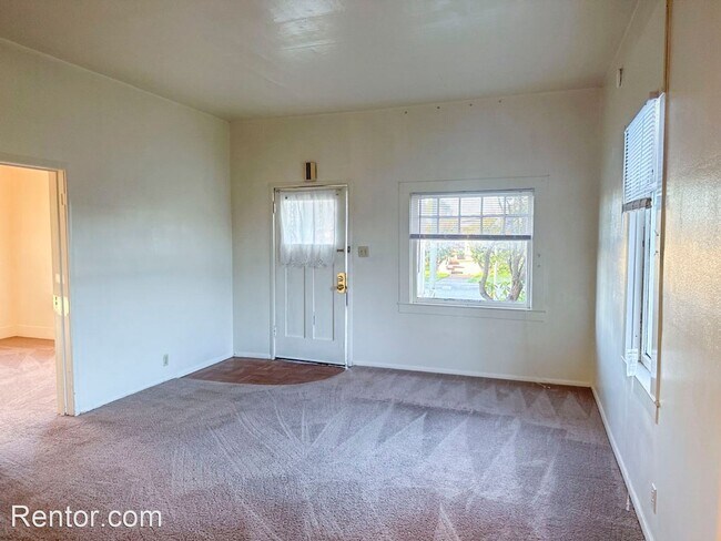 Building Photo - 2 br, 1 bath House - 724 Henderson Street