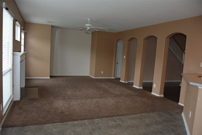 Foto del edificio - 9907 Up Country Ln