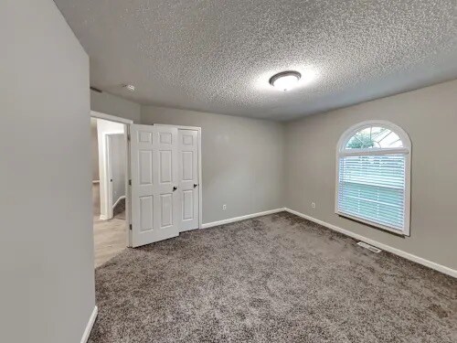 Foto del edificio - 2686 Candler Dr
