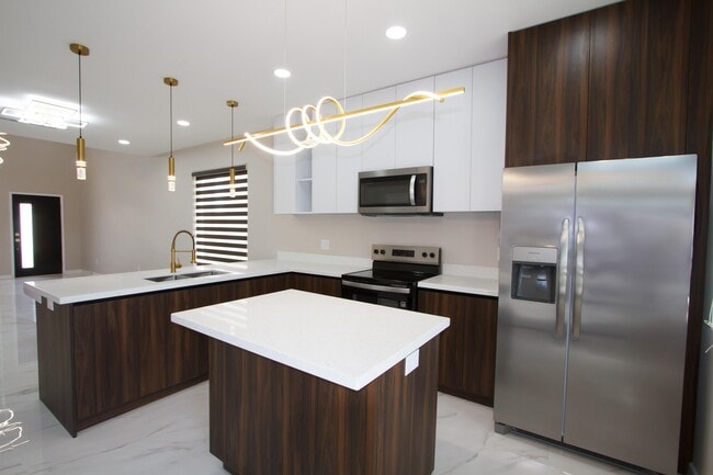 Foto del edificio - 2703 Harmony St