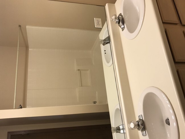 Baño - 4117 Continental Dr