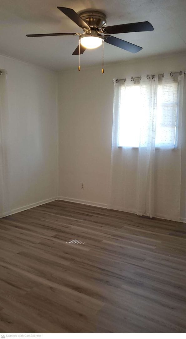 Foto del edificio - Cute home in Miamisburg center with AC! Has garage with opener- perfect for winter!