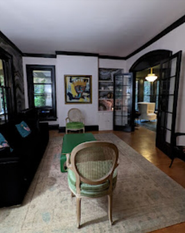 Sala de estar (incluye sofá cama tamaño queen) - 1306 Oak Ave