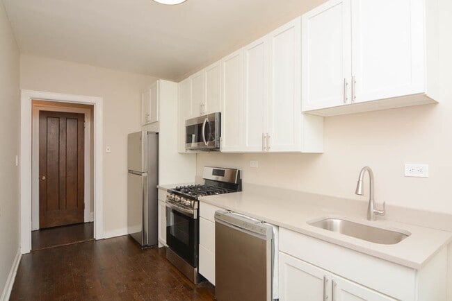 Building Photo - 5306 N Ashland Ave