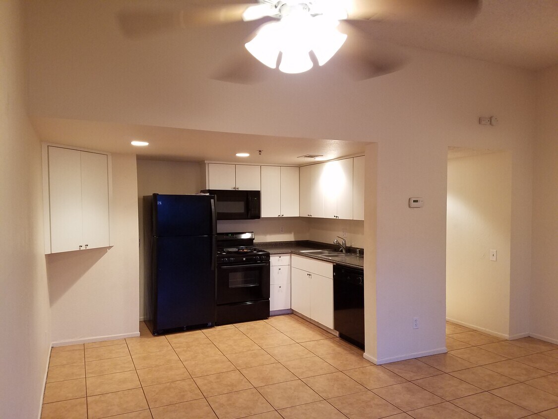 73881 Fred Waring Dr, Palm Desert, CA 92260 Townhome Rentals in Palm