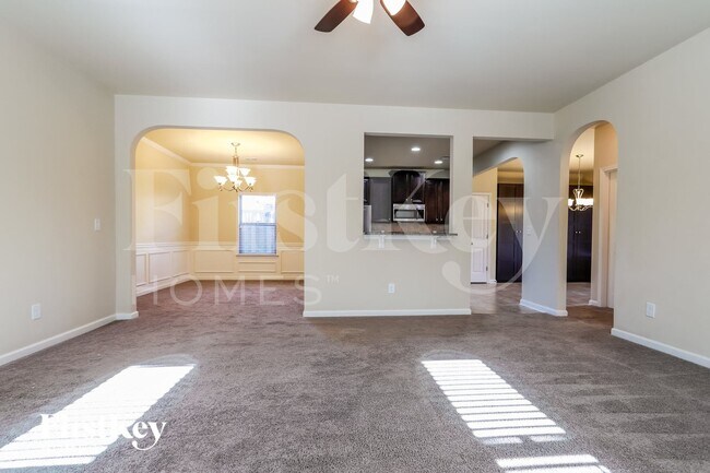 Foto del edificio - 6013 Cloverfield Way