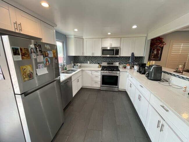 Foto del edificio - Charming 3-Bedroom Home in the Heart of Santee – Prime Location Near Parks and Schools! *$500.00 ...