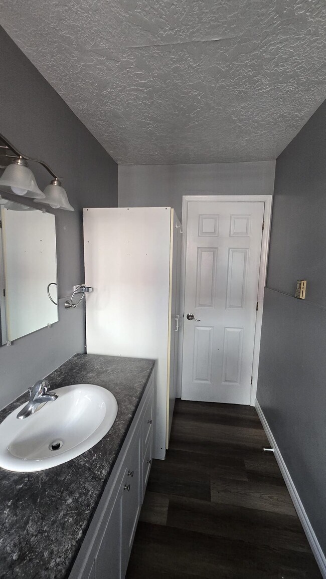 Photo du bâtiment - 157 McSweeney Ave