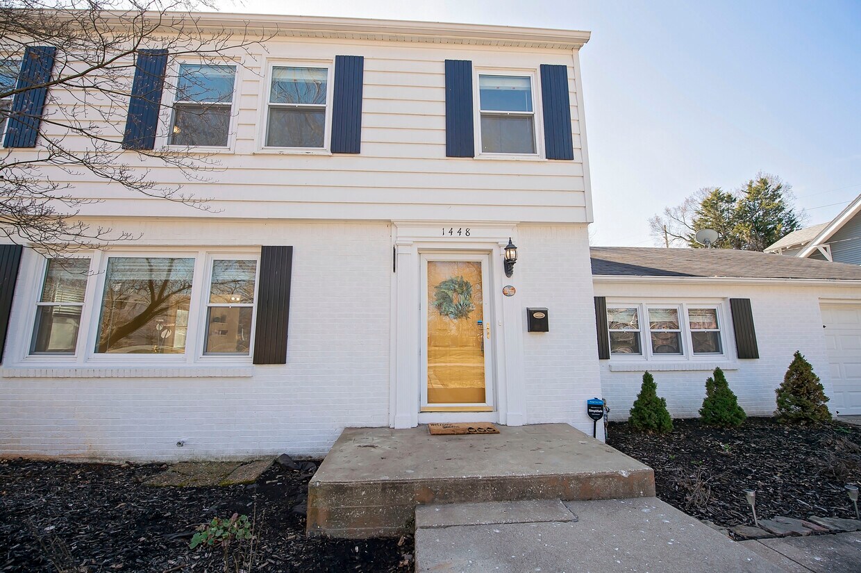 Primary Photo - 1448 E Walnut St