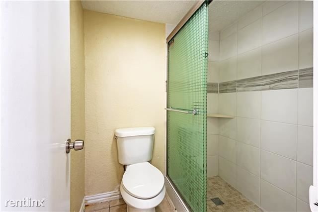 Foto del edificio - 9801 Walnut St