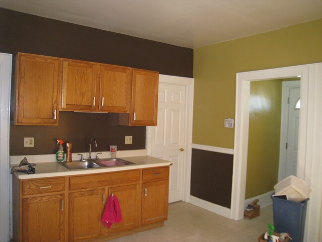 Kitchen - 2528 N 34th St