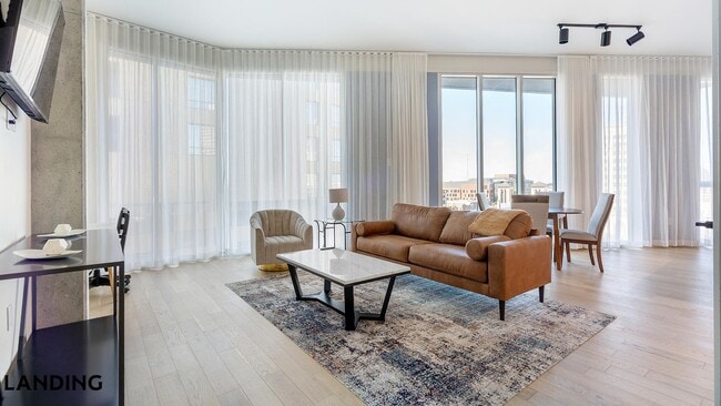 Building Photo - 143 E Commerce St