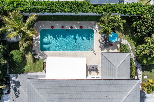 Building Photo - Gardenia Terrace, Delray Beach, FL 33444 - 5 BR 4 BA single-family home