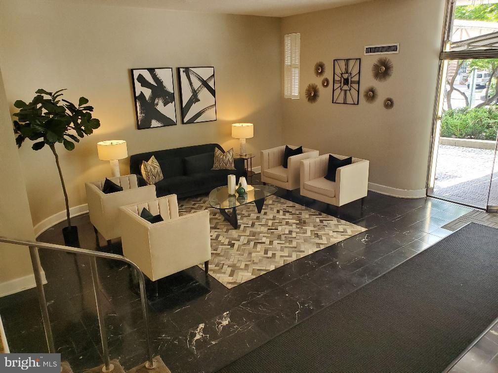 Foto principal - 1727 Massachusetts Ave NW