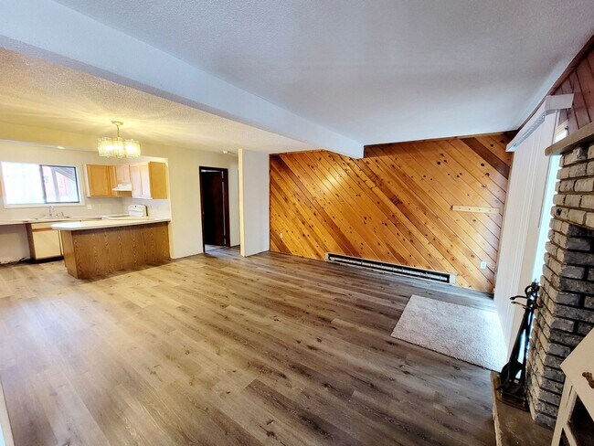 Foto del edificio - Amazing 4 bedroom with 2 kitchens and Livi...