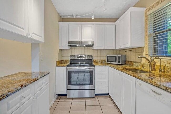 Foto del edificio - 3134 SW 20th Terrace