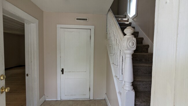 Foto del edificio - 326 E Hickory St