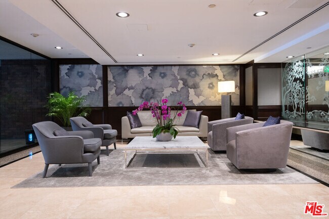 Foto del edificio - 200 N Swall Dr