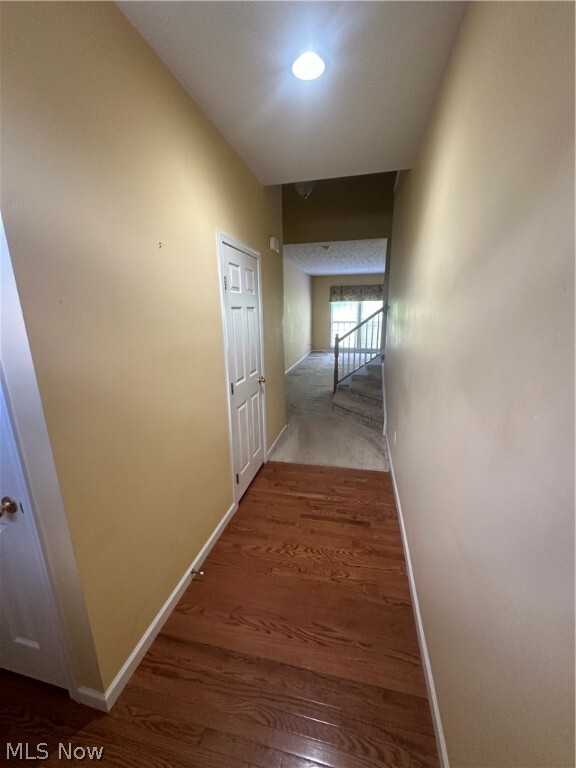 Building Photo - 4927 Lake View Dr