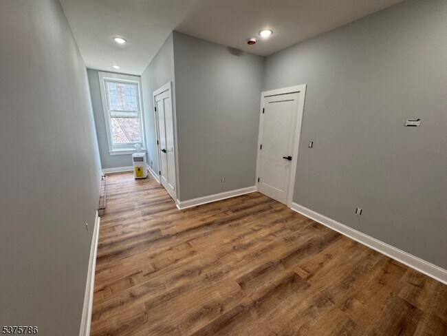 Foto del edificio - 372 Main St