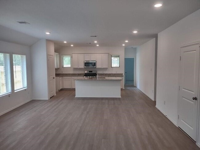 Building Photo - 1420 Cantabria Ct