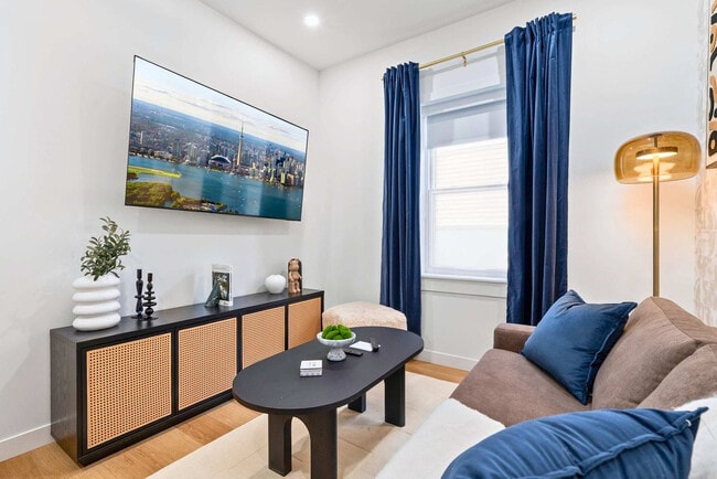 Building Photo - 168 McCaul St