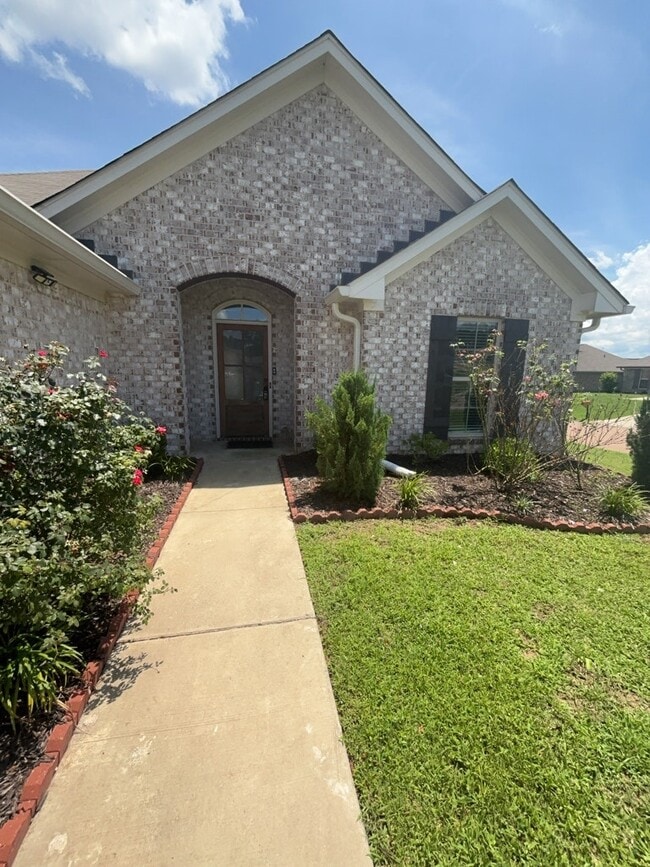 Building Photo - 1502 Arcadia Ln