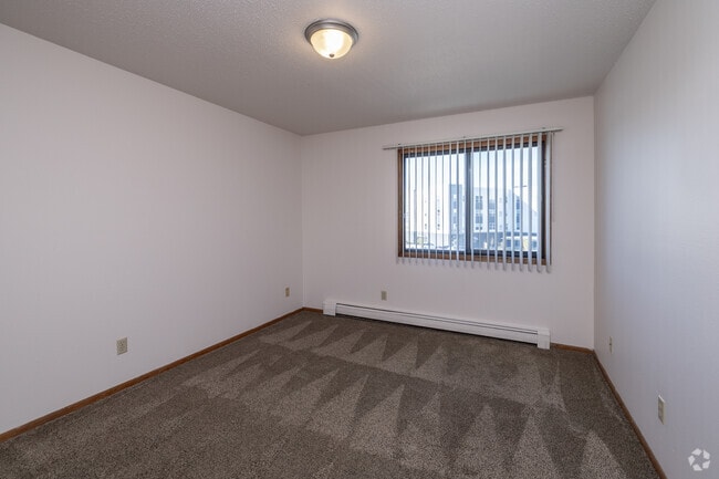 1BR, 1BA - 610SF - Bedroom - Dakota View Estates