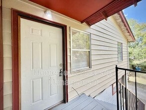 Building Photo - 444 1/2 E Babb Dr