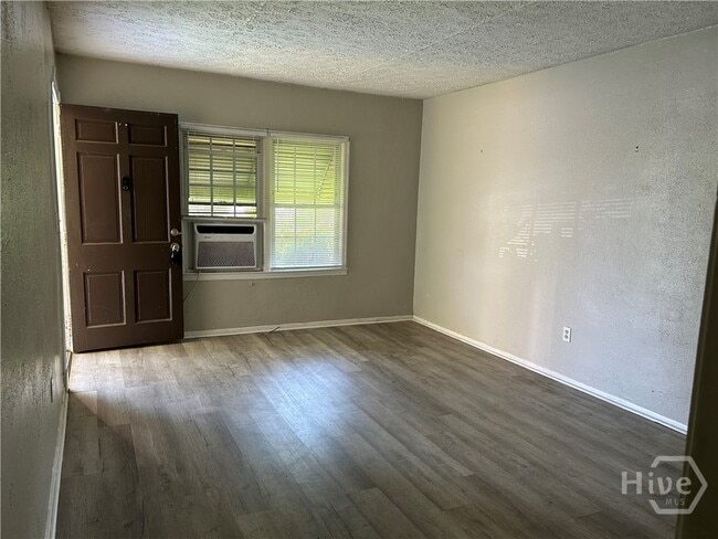 Foto del edificio - 1824 E 39th St